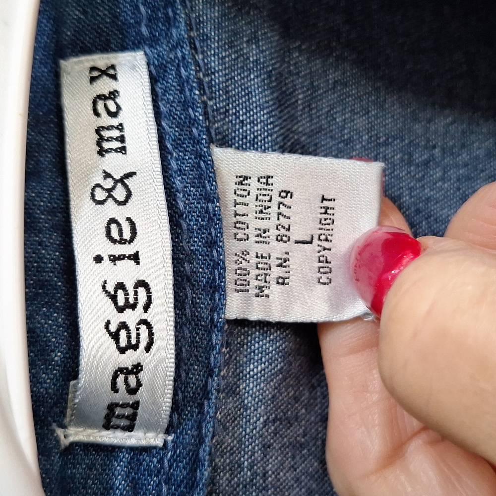 Maggie & Max Fall Embroidered Denim Button-Up Shirt. Size Large - Picture 8 of 8